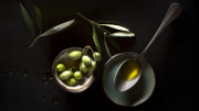 Olivenöl wird anhand seiner Fruchtigkeit, seiner Aromen, Geschmack und Harmonie bewertet.