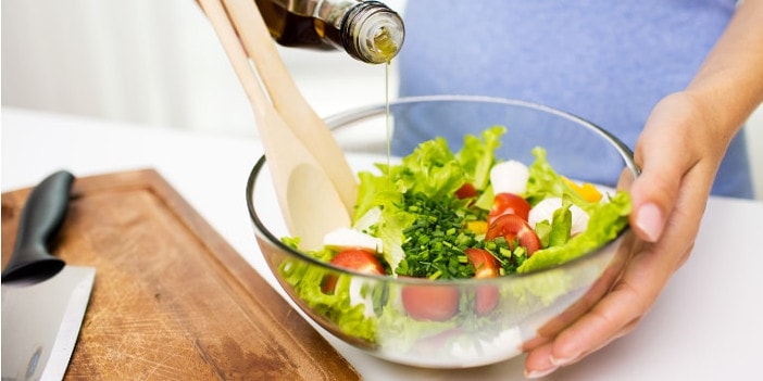 Salatdressing für knackige Salate mit hochwertigem Olivenöl, Kalorien, Nährwerte